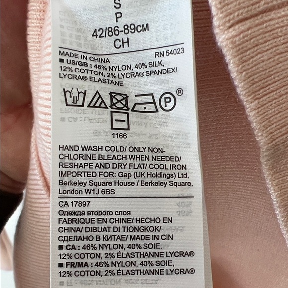 NWT Banana Republic Blush Long Sleeve V-Neck Top - Picture 4 of 5